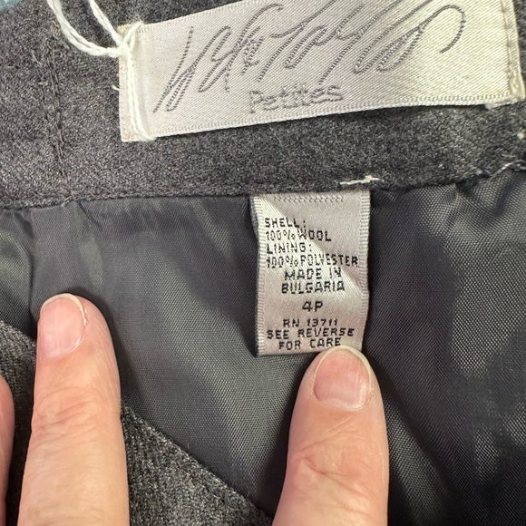 Classic Lord & Taylor Pencil Skirt Classic Staple Size 4p - Picture 10 of 10
